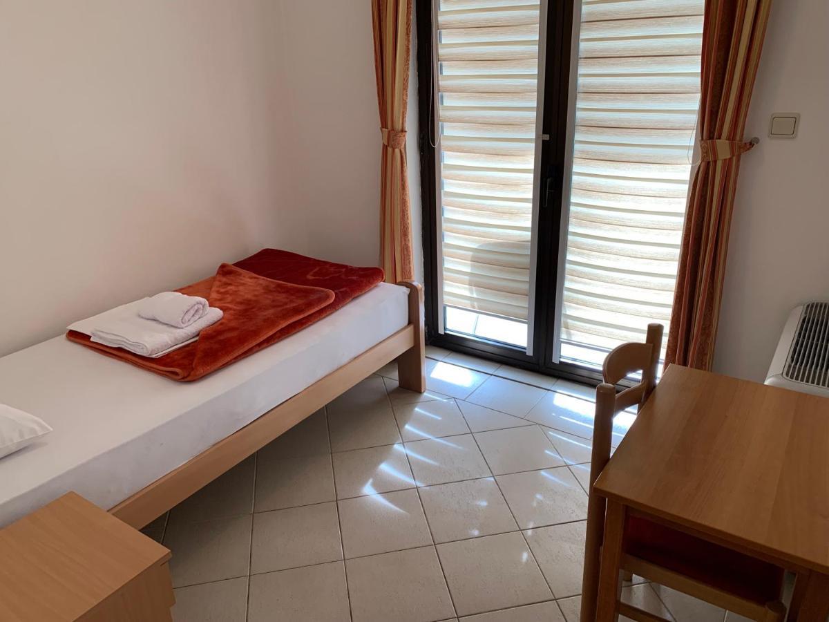 Pansion Mate & Dds Bed & Breakfast Medugorje Bagian luar foto