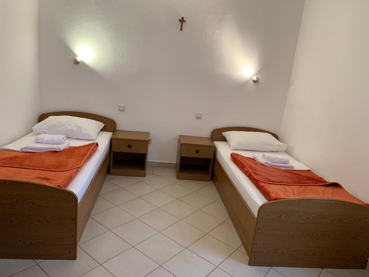 Pansion Mate & Dds Bed & Breakfast Medugorje Bagian luar foto